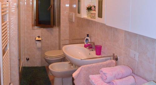 La Foce Casa | La Casa Delle Rose Room with Air Conditioning