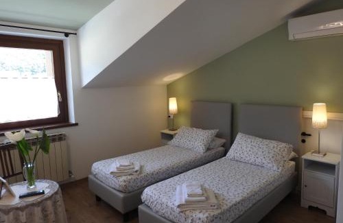 Esine Cama Y Desayuno | La casa di Clara