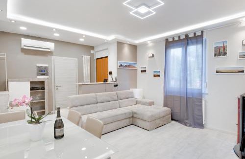 Sistiana Apartamento | La Casa di Mara con Piscina, Giardino, Parcheggio Privato a Sistiana