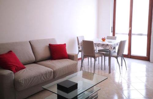 Arcore Apartamento | La Casa di Sabasan - Station 350m - Wifi e Parking Free