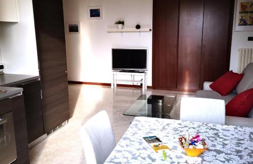 Arcore Apartamento | La Casa di Sabasan - Station 350m - Wifi e Parking Free