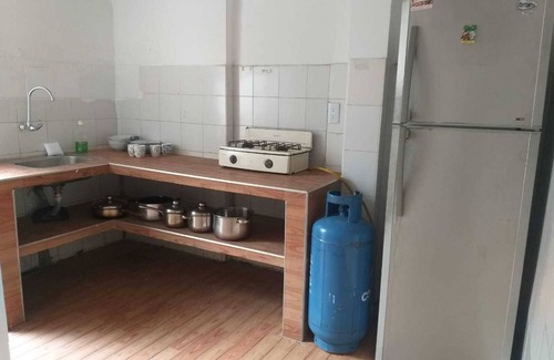 Popayan Cabaña | La casa está ubicada cerca al centro, parqueadero gratis para vehículo mediano.