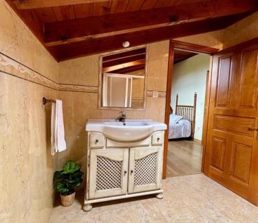 Puente Nuevo Casa | La Casa Grande de Cabrales II