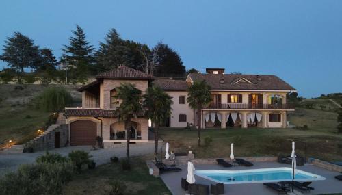 Canelli Casa | LA CASA IN CAMPAGNA esclusiva