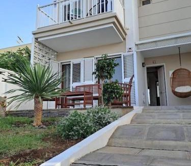 Bajamar Casa | La Casa Nostra - family oriented house in quiet area