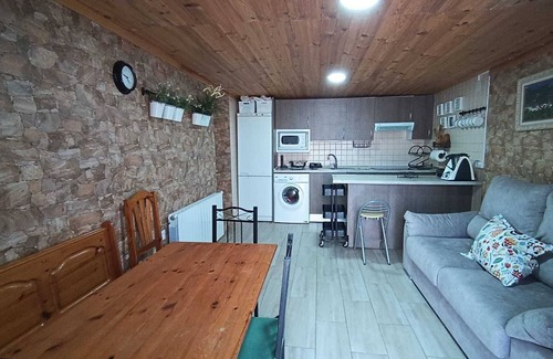 La Casa de la Noguera Casa | Casa Rural La Caseta