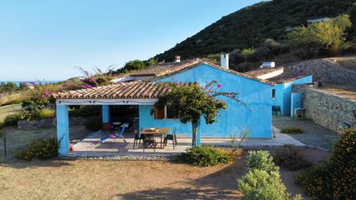Tertenia Chalet De Esquí | La casetta celeste