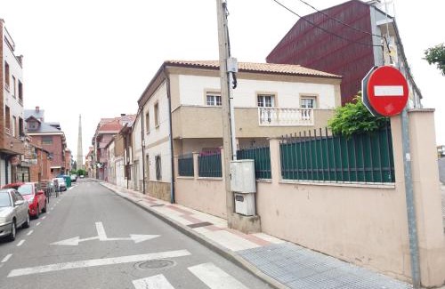 La Virgen del Camino Casa | La Casina de La Virgen del Camino VUT-LE-113