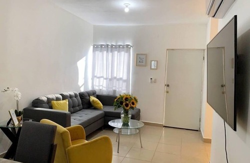 Piedras Negras Casa | La Casita Amarilla (residencial privado)