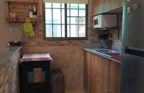 San Juan Bautista Casa | La Casita Amarilla, una pequeña casa de dos dormitorios