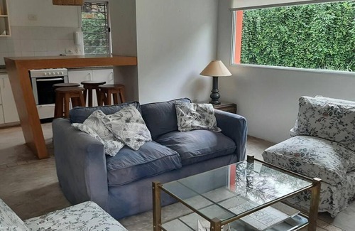 Villa Allende Casa | La casita anaranjá
