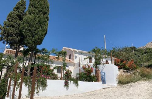 El Chorro Casa | La Casita Blanca- La Almona Chica