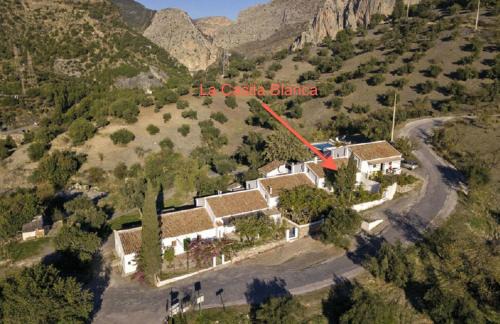 El Chorro Casa | La Casita Blanca- La Almona Chica