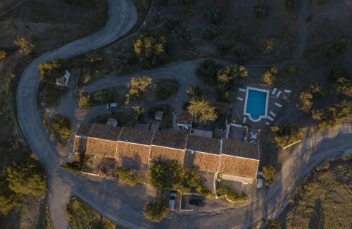 El Chorro Casa | La Casita Blanca- La Almona Chica