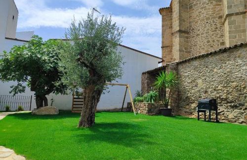Castillo de Bayuela Chalet De Esquí | La casita de Ra