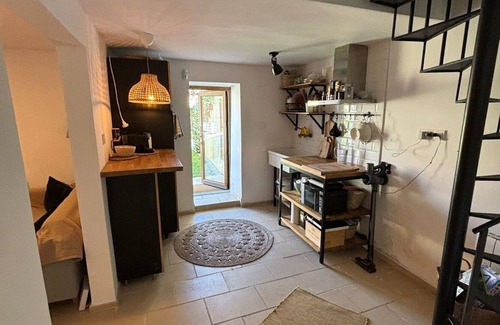 Patones Casa | La Casita de Patones. Casa rural sostenible con jardín y BBQ