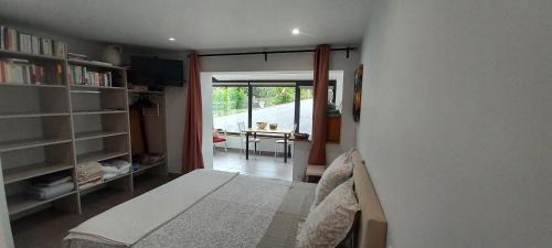 Behobie Cama Y Desayuno | La Casita de Rose au calme proche plage d'Hendaye - 26 m2 Bien équipé Parking privé Jardin