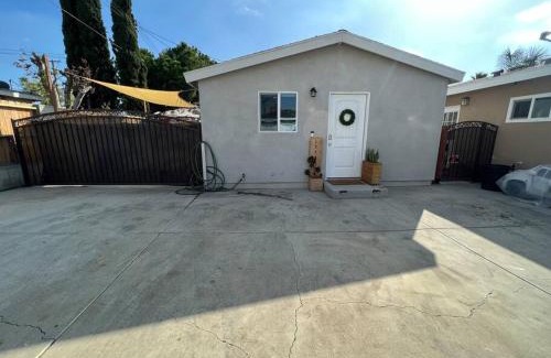 Whittier Casa | La Casita de Whittier, Private Unit w/patio area, Disney, Biola, Knotts