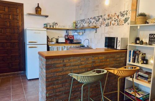 Alcala de Guadaira Apartamento | La Casita del Cactus - Casa de campo con piscina