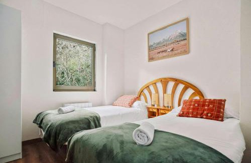 Sallent de Gallego Apartamento | La Casita del Arbol by Cardi Suites
