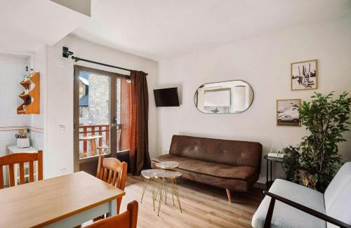 Sallent de Gallego Apartamento | La Casita del Arbol by Cardi Suites