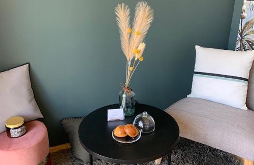 Porte des Pierres Dorees Cama Y Desayuno | La Casita