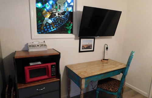 Holly Casa | LA CASITA ON EAST 7TH STREET
