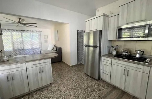 Borinquen Apartamento | Casita Eight Minutes Crashboat Beach