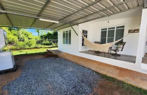 Borinquen Apartamento | Casita Eight Minutes Crashboat Beach