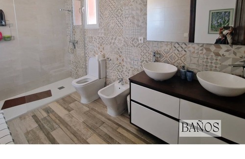 Villena Chalet De Esquí | La Catrina casa vacacional para familias y grupos grandes.