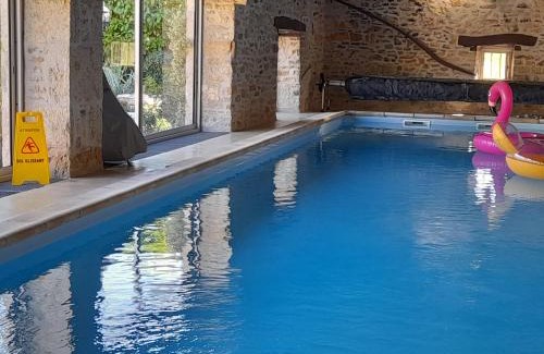 Gramat Cama Y Desayuno | La Causserie, Chambre d'Hôtes avec piscine interieure, pour vous seuls !