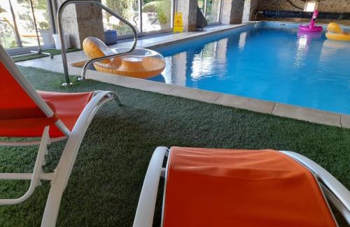 Gramat Cama Y Desayuno | La Causserie, Chambre d'Hôtes avec piscine interieure, pour vous seuls !