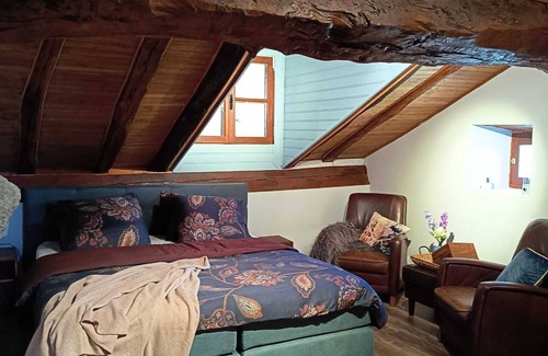 Saint-Estephe Cama Y Desayuno | La Cerise – spacious and elegant B&B room at Domaine Le Verger