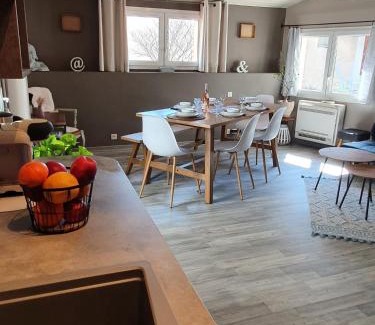 Lapalud Casa | LA CHAMADE maison de village climatisée