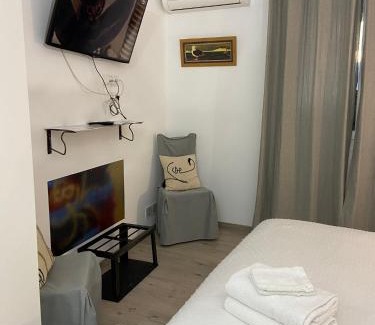Le Luc Cama Y Desayuno | La Chambre du Patio
