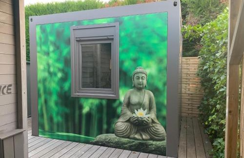 Tournai Cama Y Desayuno | La chambre du puits avec 2 jacuzzis , sauna et Hammam privatif