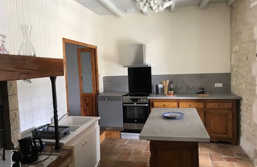 Boisne-la-Tude Casa | LA CHARMETTE rural cottage with swimming pool: ideal for holidays or remote work
