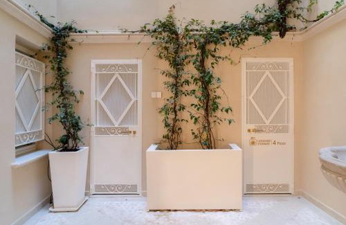 Parma City Centre Apartamento | La CHARTREUSE Luxury Suites