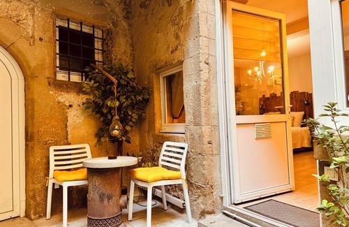 Romans-sur-Isere Apartamento | La Chaumière - BedinShop - historic center - France