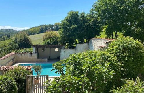 Salles-Lavalette Casa | La Chaumière