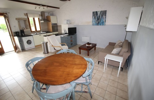 Puyravault Cabaña | 'La Chouette' - Casa de Piedra con Encanto - Marais Poitevin