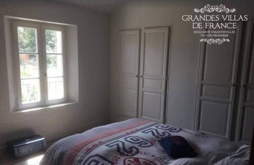 Eyragues Villa | La Chouette Summary: