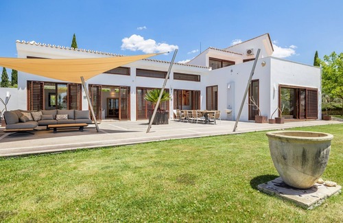 Ronda Villa | La Cimada de Ronda - Cuatro Habitaciones Villa, Capacidad 8