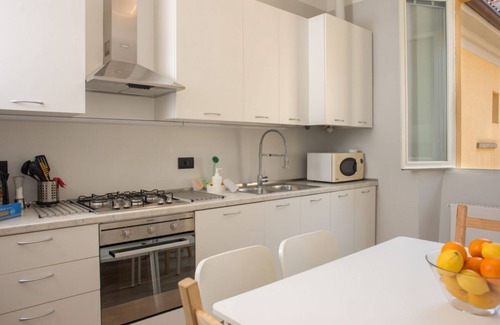 Cernobbio Apartamento | La Corte di Zizi-apartament Lario: large family-proof