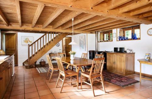 Nanteuil-de-Bourzac Casa | La Cotte Remote house for family getaway in Périgord