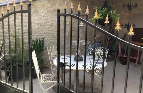 Verteuil-sur-Charente Casa | La Cour Blanche
