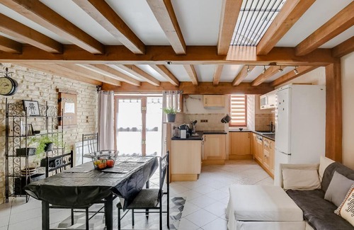 Cremieu Apartamento | La cour de Cremieu