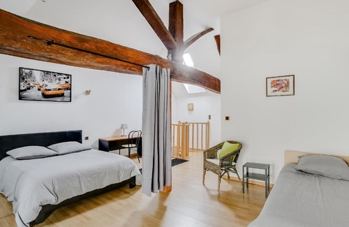 Cremieu Apartamento | La cour de Cremieu
