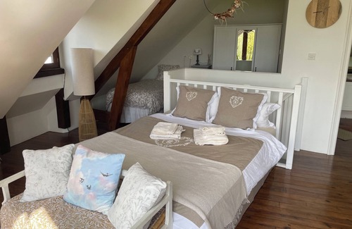 Saint-Sauveur-de-Carrouges Otro | La Drutière Farmhouse is a beautiful rural gem,w/pool