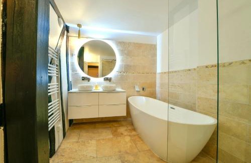 Bourges Apartamento | La Dame Blanche - Appartement hypercentre historique - Parking privé